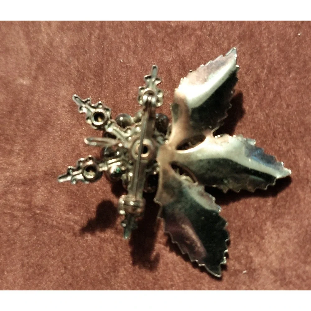 Vintage Cameo Rhinestone Leaf Brooch Silver Tone Starburst Victorian Style Pin